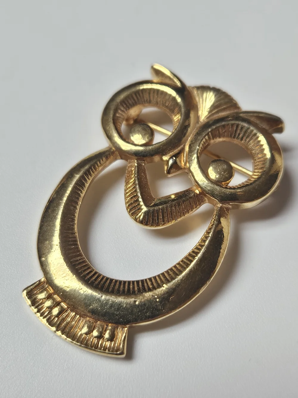 Avon Gold-Tone Owl Brooch Pin